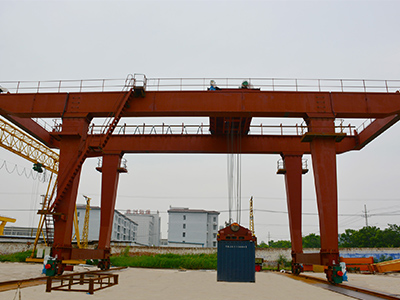 集裝箱門(mén)式起重機